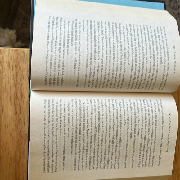 Nine Perfect Strangers Book by Liane Moriarty - Picture 2 of 4